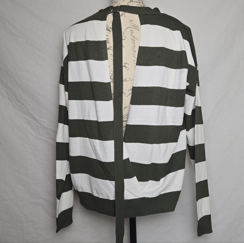 LUMIÈRE Striped Knit Tie-Back Sweater - Medium - Picture 2 of 5